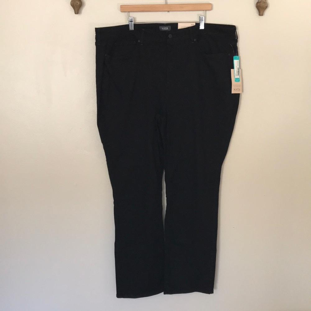 NEW NYDJ Marilyn Straight Leg Black Jean. 24W
